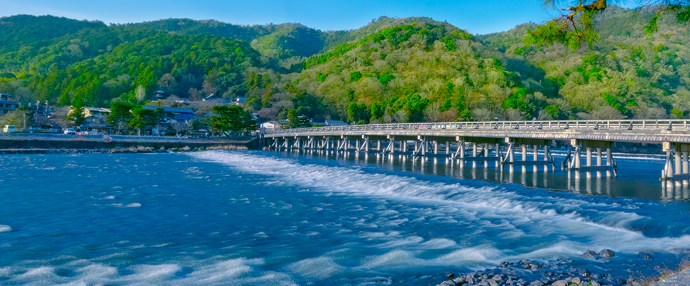 京都・嵐山の名所「渡月橋」